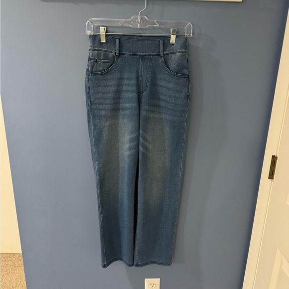 Halara High Waisted Multiple Pockets Straight Leg Stretchy Knit Work Jeans - Picture 4 of 6